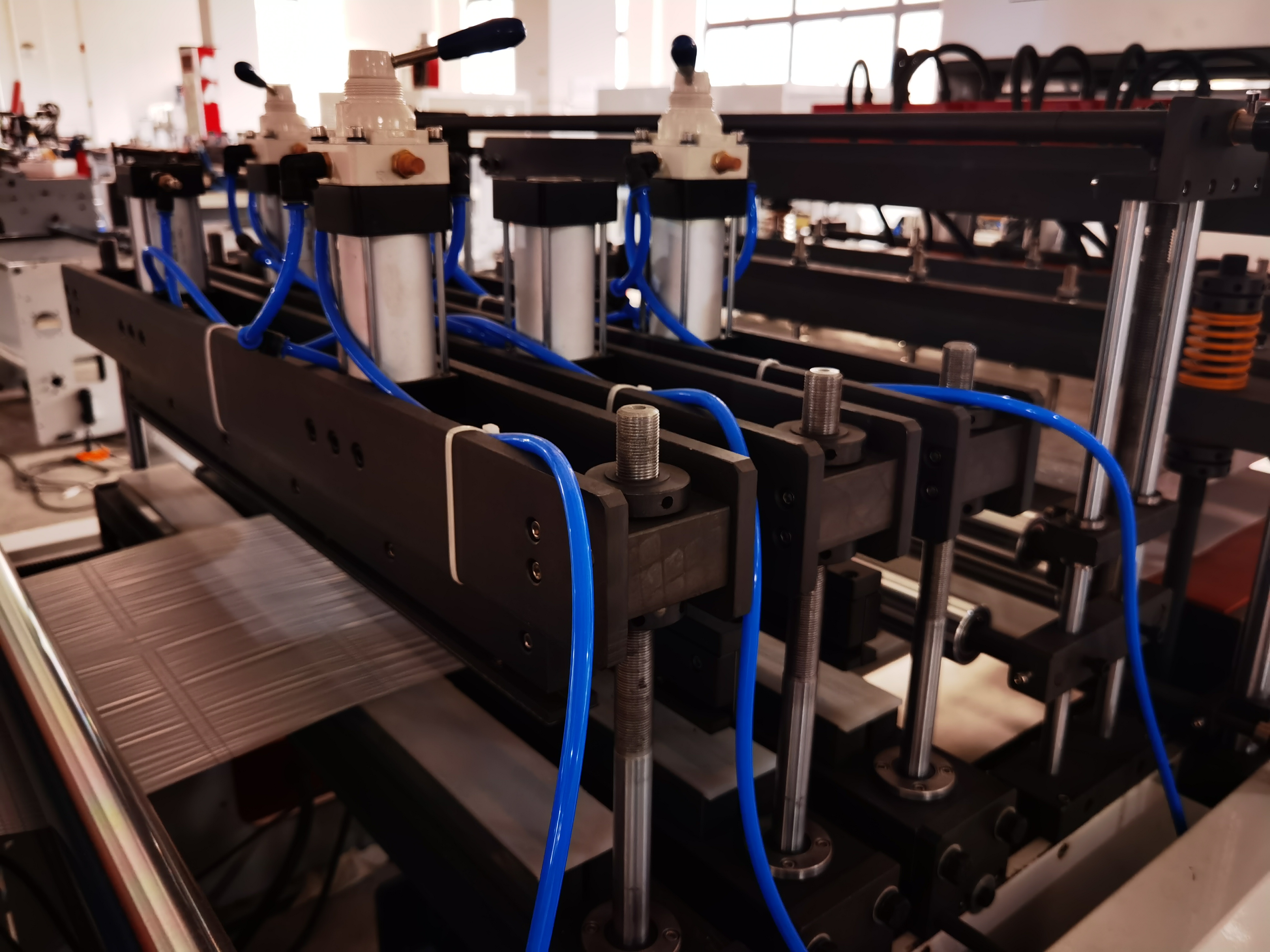 AIR CUSHION BAG MACHINE